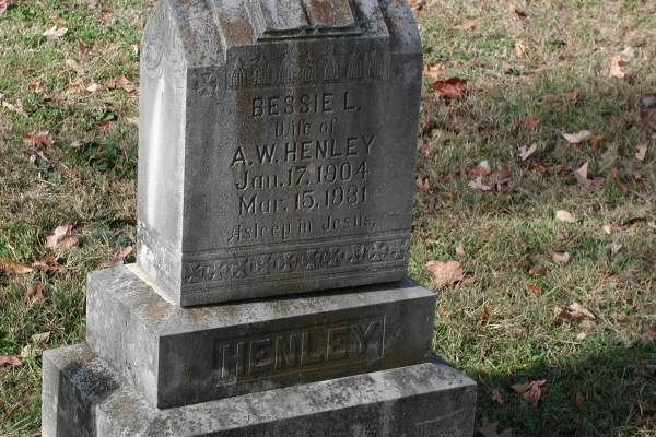 tombstone of Bessie L. Henley