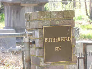 Entry to Rutherford Cemetry